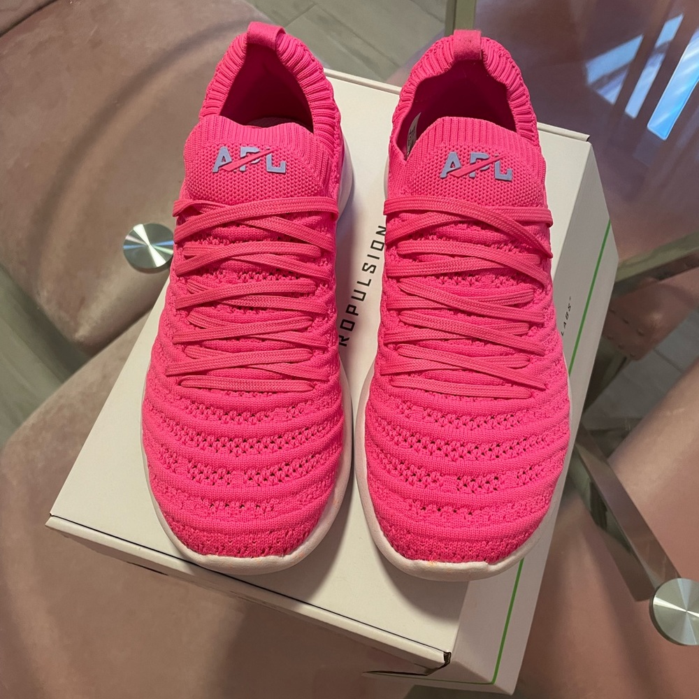 APL Women's TechLoom Wave Running shoes